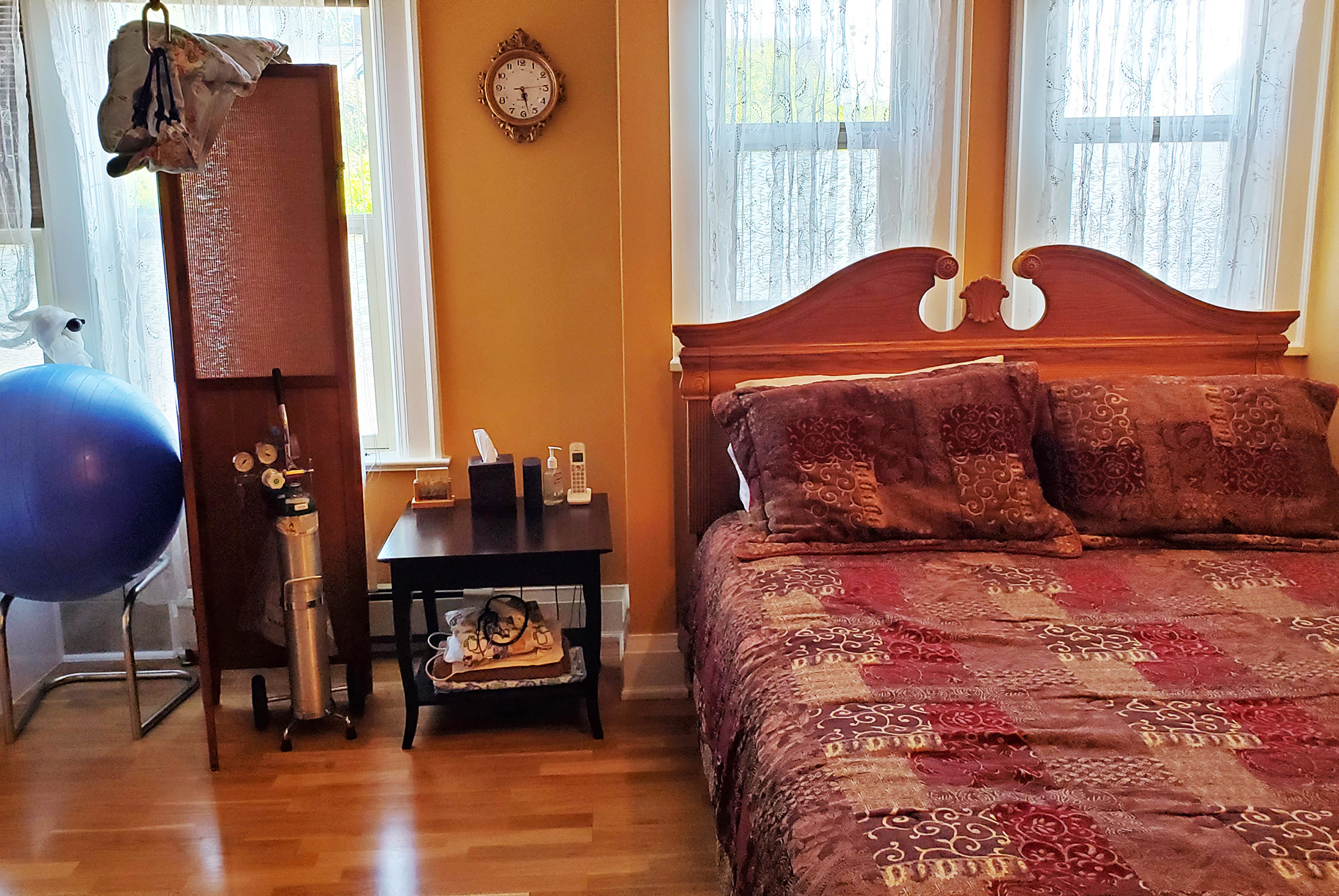 Birth suite with tub